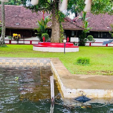 The Pamba Heritage Villa Champakulam Exterior photo