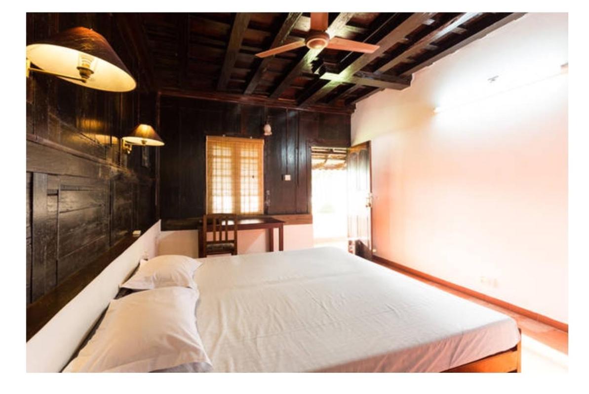 The Pamba Heritage Villa Champakulam Exterior photo
