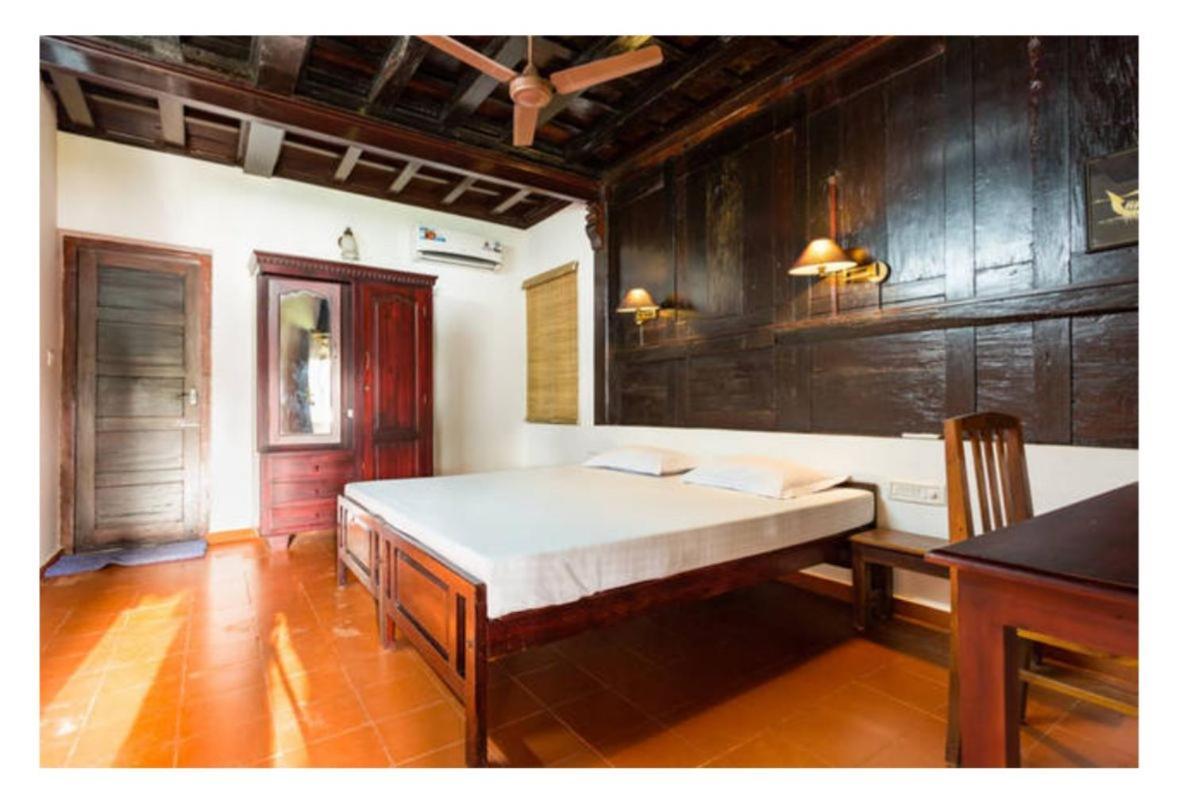 The Pamba Heritage Villa Champakulam Exterior photo