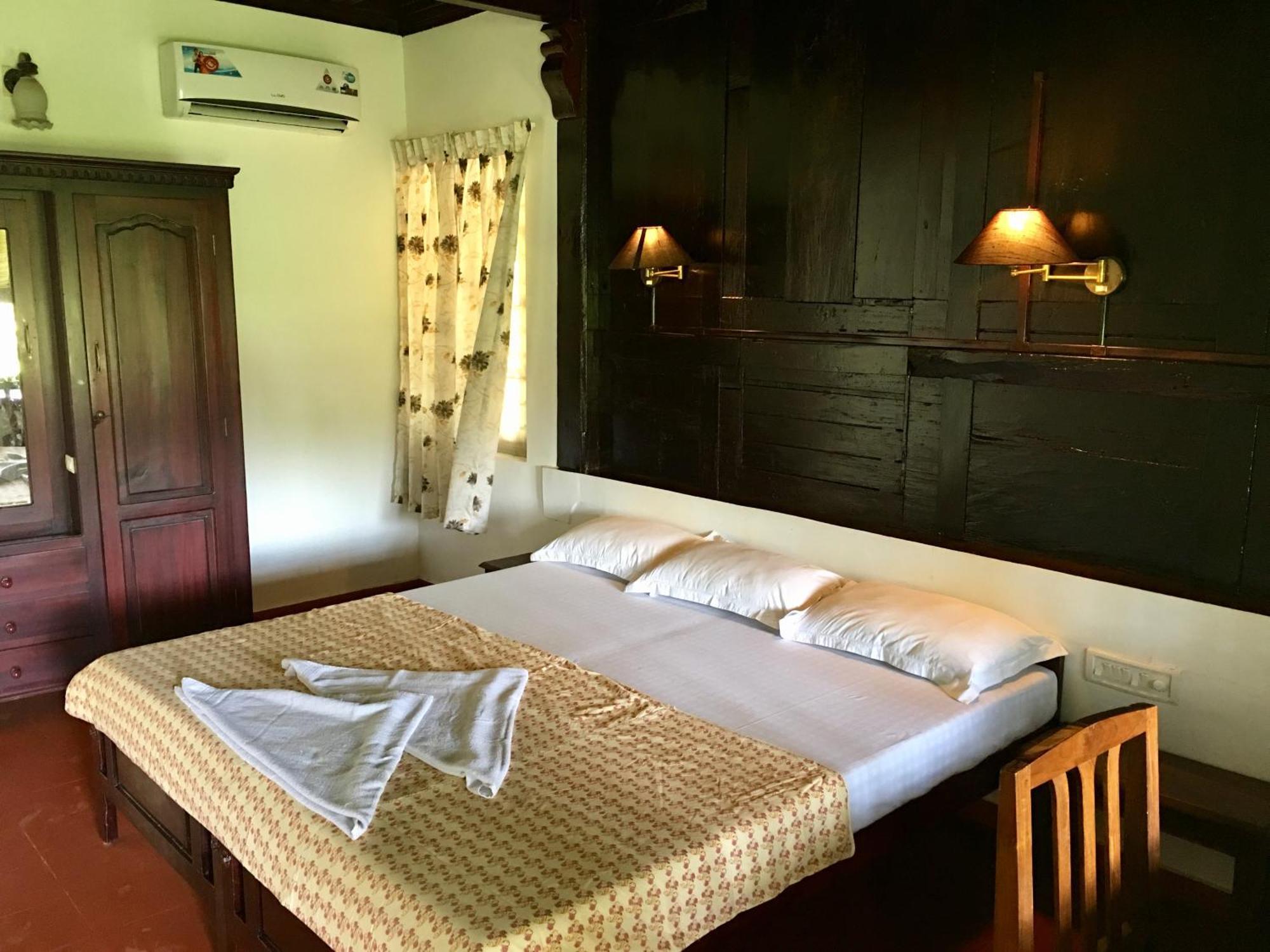 The Pamba Heritage Villa Champakulam Exterior photo